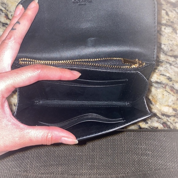 Medium size coach wallet EUC - Picture 5 of 9